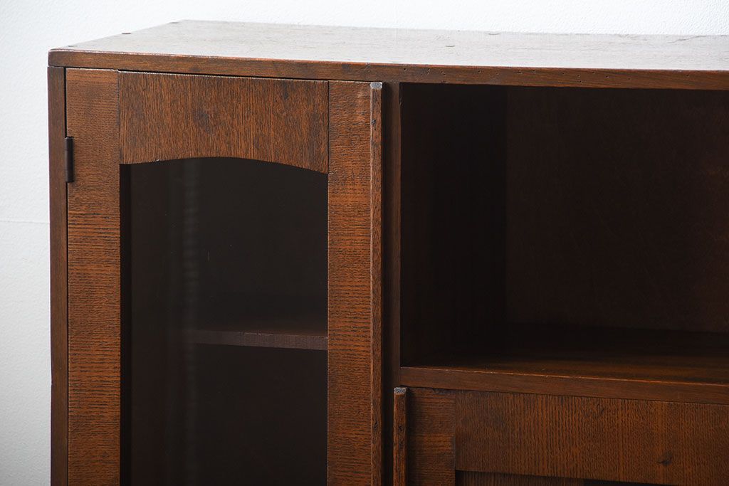 アンティーク家具　和製アンティーク　古い木製の小ぶりな変わり型本箱