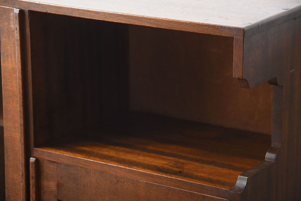 アンティーク家具　和製アンティーク　古い木製の小ぶりな変わり型本箱