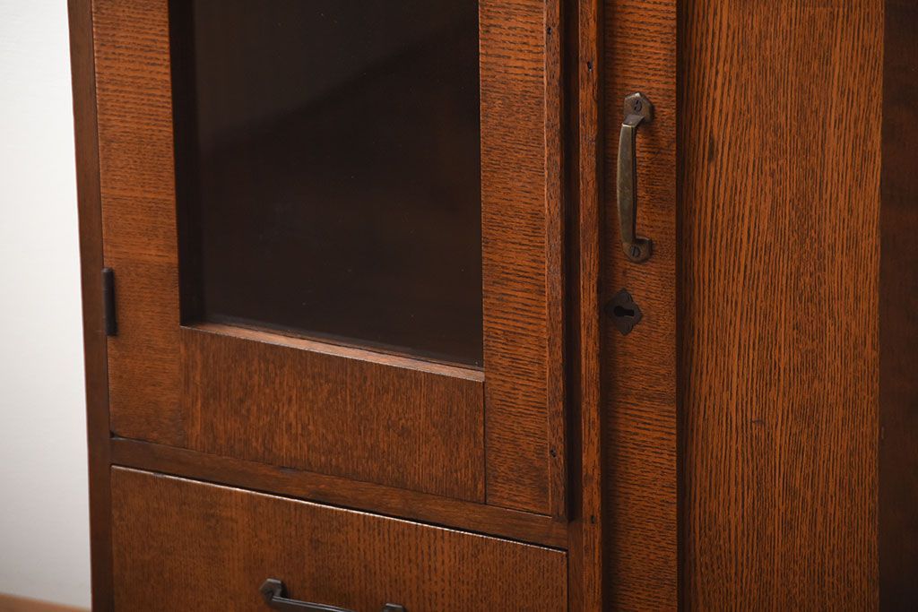 アンティーク家具　和製アンティーク　古い木製の小ぶりな変わり型本箱