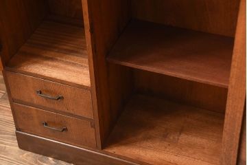 アンティーク家具　和製アンティーク　古い木製の小ぶりな変わり型本箱