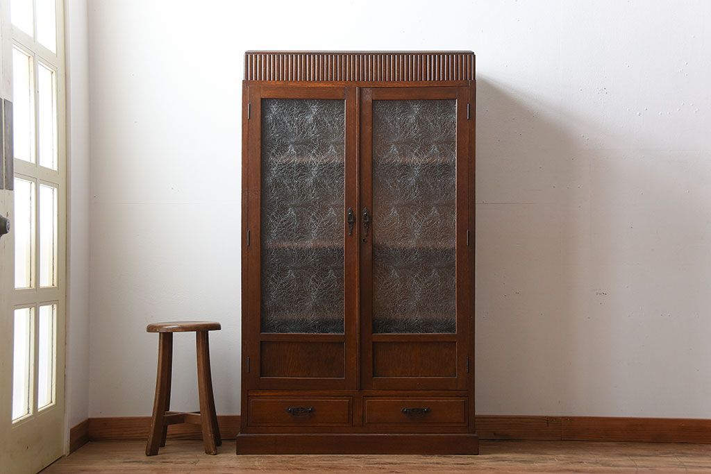 アンティーク家具　大正ロマン　おしゃれなデザインガラス入り!古いナラ材の大ぶりな高級本箱