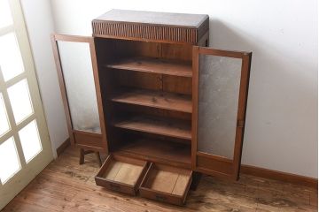 アンティーク家具　大正ロマン　おしゃれなデザインガラス入り!古いナラ材の大ぶりな高級本箱