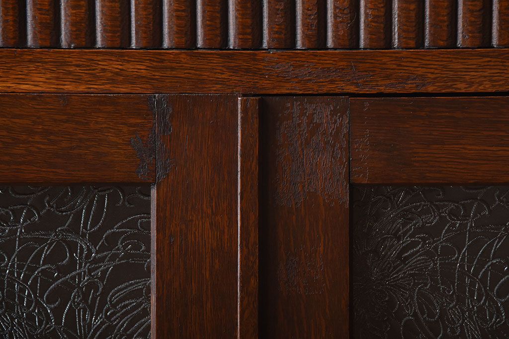 アンティーク家具　大正ロマン　おしゃれなデザインガラス入り!古いナラ材の大ぶりな高級本箱