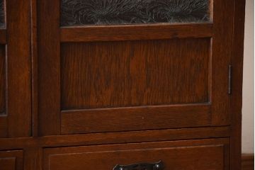 アンティーク家具　大正ロマン　おしゃれなデザインガラス入り!古いナラ材の大ぶりな高級本箱