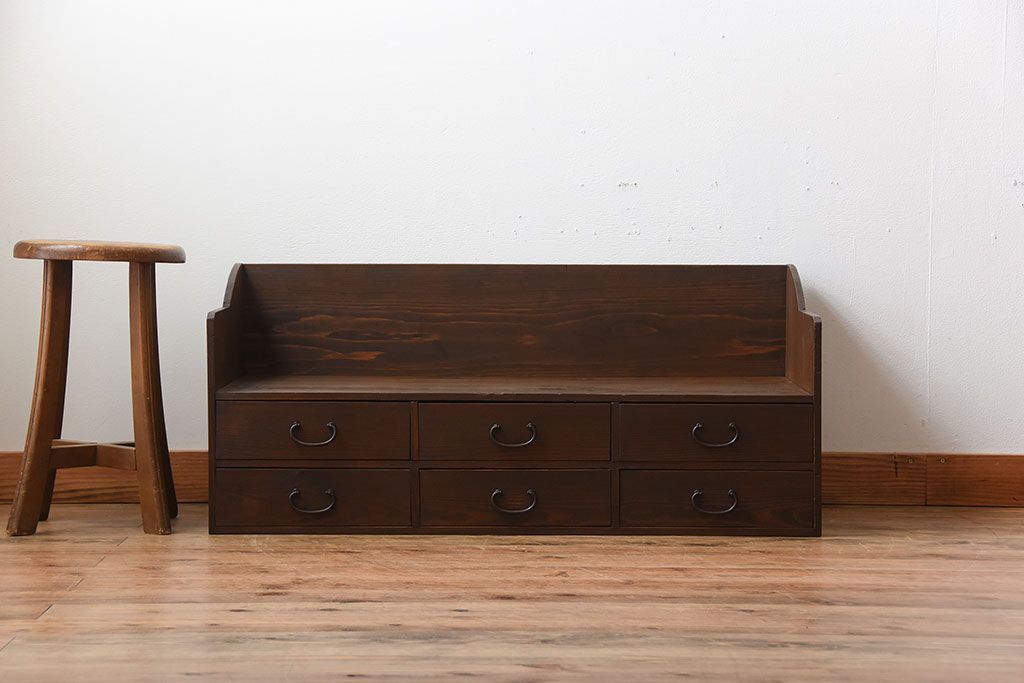 アンティーク家具　和製アンティーク　古い木製の飾り台付きチェスト(小引き出し・机)