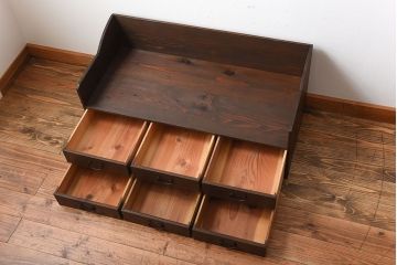 アンティーク家具　和製アンティーク　古い木製の飾り台付きチェスト(小引き出し・机)