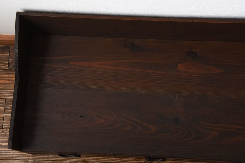 アンティーク家具　和製アンティーク　古い木製の飾り台付きチェスト(小引き出し・机)