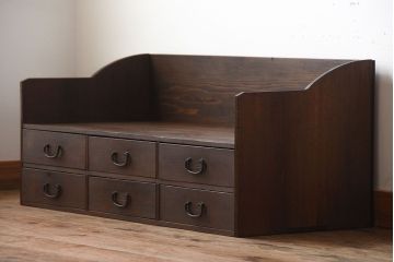 アンティーク家具　和製アンティーク　古い木製の飾り台付きチェスト(小引き出し・机)