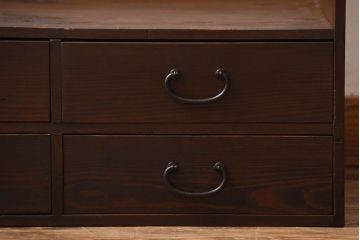 アンティーク家具　和製アンティーク　古い木製の飾り台付きチェスト(小引き出し・机)