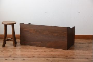 アンティーク家具　和製アンティーク　古い木製の飾り台付きチェスト(小引き出し・机)