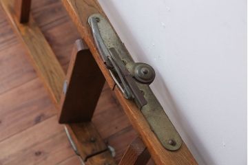 アンティーク雑貨　昭和レトロ　古いナラ材のアンティークウッドステップラダー(はしご・梯子・脚立)