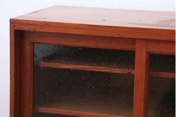 レトロ家具　昭和レトロ　気泡ガラス入り!小振りなアンティーク戸棚(キャビネット・収納棚)
