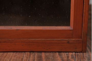 レトロ家具　昭和レトロ　気泡ガラス入り!小振りなアンティーク戸棚(キャビネット・収納棚)