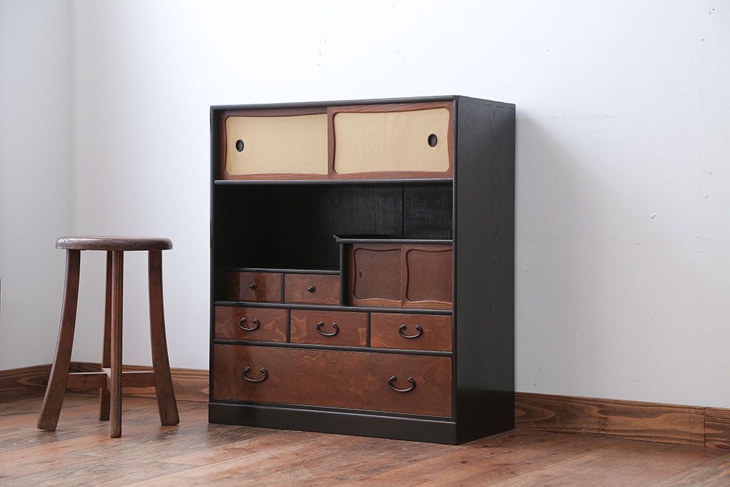 アンティーク家具　アンティーク　飾り棚付き!前面桑材の上品な収納棚