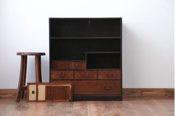 アンティーク家具　アンティーク　飾り棚付き!前面桑材の上品な収納棚