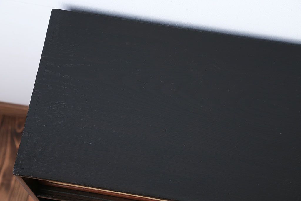 アンティーク家具　アンティーク　飾り棚付き!前面桑材の上品な収納棚