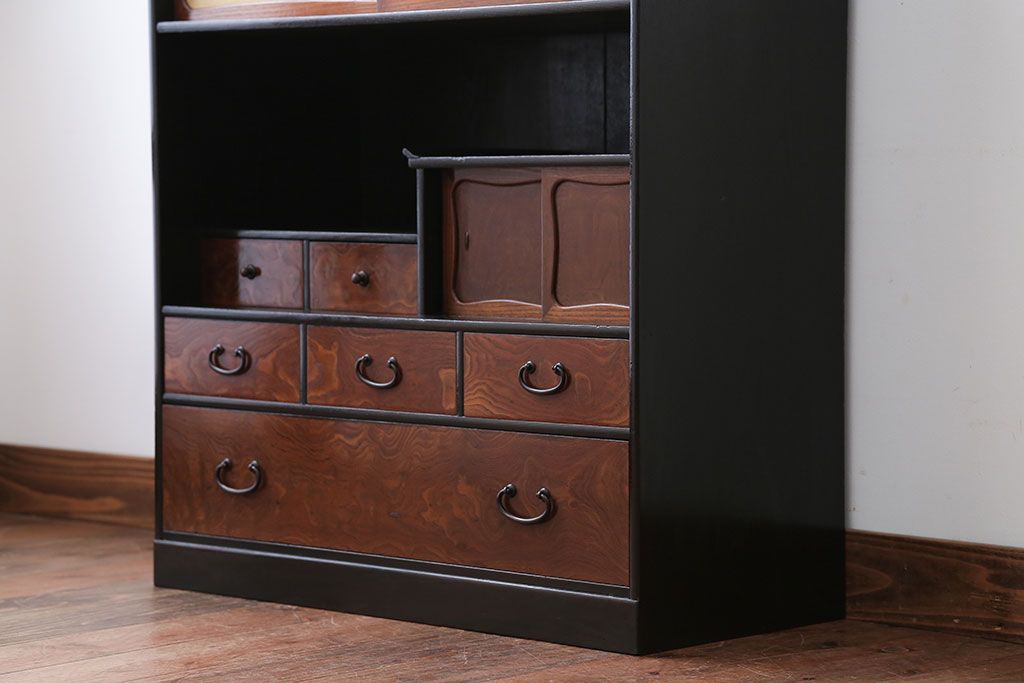 アンティーク家具　アンティーク　飾り棚付き!前面桑材の上品な収納棚