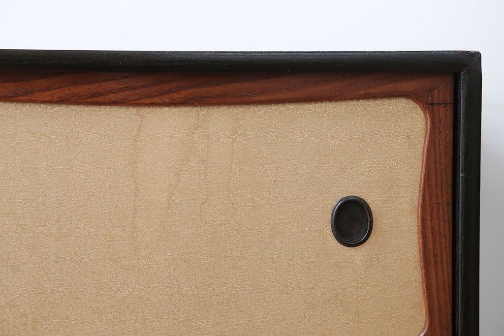 アンティーク家具　アンティーク　飾り棚付き!前面桑材の上品な収納棚