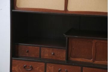 アンティーク家具　アンティーク　飾り棚付き!前面桑材の上品な収納棚