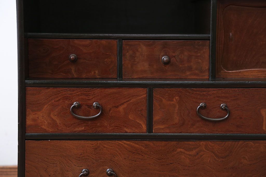 アンティーク家具　アンティーク　飾り棚付き!前面桑材の上品な収納棚