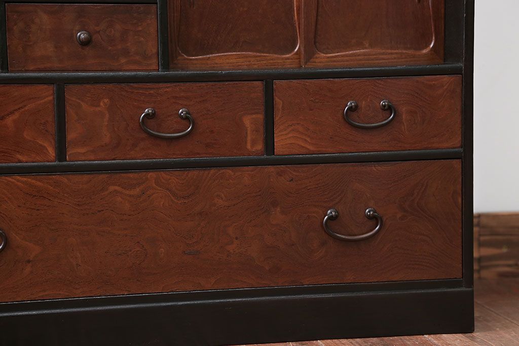 アンティーク家具　アンティーク　飾り棚付き!前面桑材の上品な収納棚