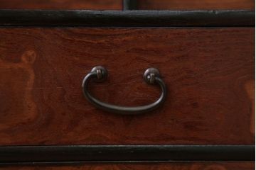 アンティーク家具　アンティーク　飾り棚付き!前面桑材の上品な収納棚