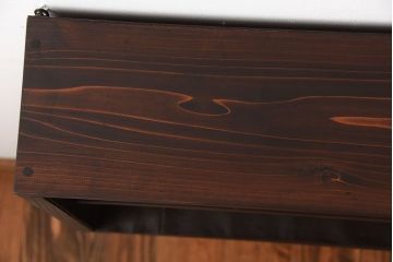 アンティーク家具　和製アンティーク　古い無垢材とブリキ板の壁掛けマス目収納棚(2)