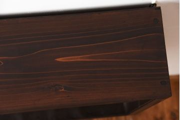 アンティーク家具　和製アンティーク　古い無垢材とブリキ板の壁掛けマス目収納棚(2)