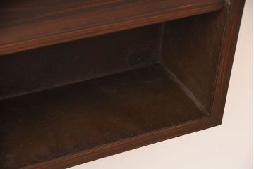 アンティーク家具　和製アンティーク　古い無垢材とブリキ板の壁掛けマス目収納棚(2)