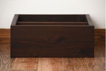 アンティーク家具　和製アンティーク　古い無垢材とブリキ板の壁掛けマス目収納棚(3)