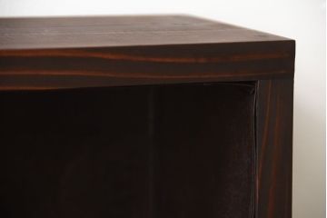 アンティーク家具　和製アンティーク　古い無垢材とブリキ板の壁掛けマス目収納棚(4)