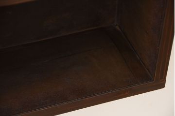 アンティーク家具　和製アンティーク　古い無垢材とブリキ板の壁掛けマス目収納棚(4)