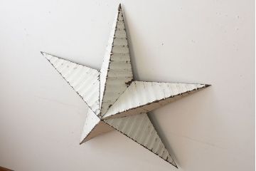 アンティーク雑貨　アメリカビンテージ　特大サイズ!古いアイアン製の大きな壁掛け星形ブリキオーナメント