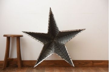 アンティーク雑貨　アメリカビンテージ　特大サイズ!古いアイアン製の大きな壁掛け星形ブリキオーナメント