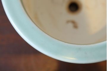 アンティーク雑貨　古民具・骨董　祖洞園池勝製・古い陽刻青磁植木鉢(2)