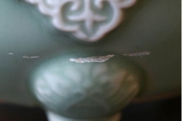 アンティーク雑貨　古民具・骨董　祖洞園池勝製・古い陽刻青磁植木鉢(2)