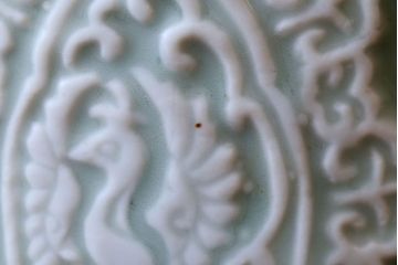 アンティーク雑貨　古民具・骨董　祖洞園池勝製・古い陽刻青磁植木鉢(2)