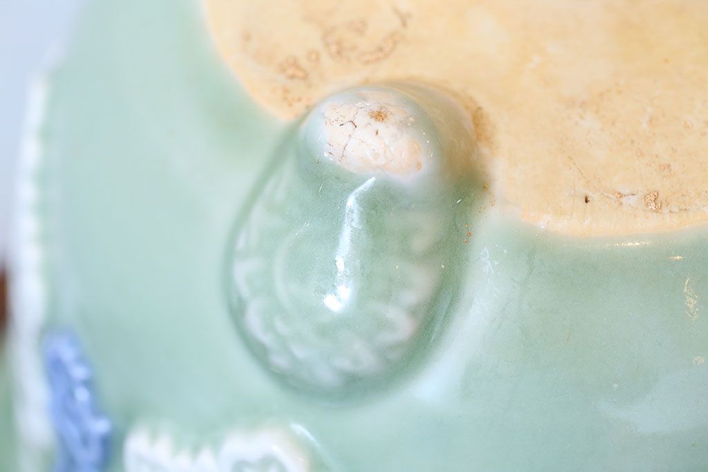 アンティーク雑貨　古民具・骨董　祖洞園池勝製・古い陽刻青磁植木鉢(2)