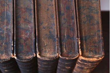 アンティーク雑貨　アンティーク　1899年古い洋書8冊セット(古書・アトリエ)