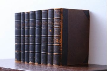 アンティーク雑貨　アンティーク　1899年古い洋書8冊セット(古書・アトリエ)