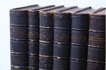 アンティーク雑貨　アンティーク　1899年古い洋書8冊セット(古書・アトリエ)