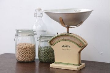 アンティーク雑貨　イギリスアンティーク　SALTER(ソルター)のキッチンスケール(はかり)