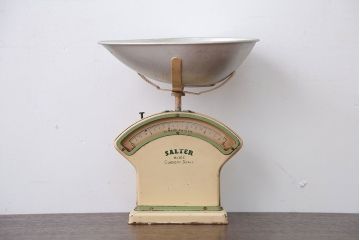 アンティーク雑貨　イギリスアンティーク　SALTER(ソルター)のキッチンスケール(はかり)