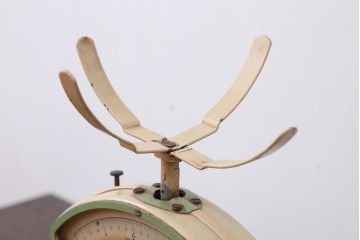 アンティーク雑貨　イギリスアンティーク　SALTER(ソルター)のキッチンスケール(はかり)