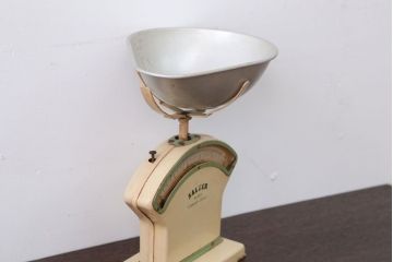 アンティーク雑貨　イギリスアンティーク　SALTER(ソルター)のキッチンスケール(はかり)