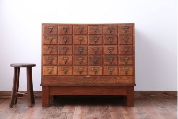 レトロ家具　昭和レトロ　ネームプレート付き!古い木製の脚付きドロワー(引き出し)