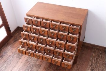 レトロ家具　昭和レトロ　ネームプレート付き!古い木製の脚付きドロワー(引き出し)