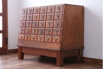 レトロ家具　昭和レトロ　ネームプレート付き!古い木製の脚付きドロワー(引き出し)