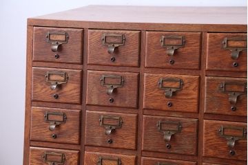 レトロ家具　昭和レトロ　ネームプレート付き!古い木製の脚付きドロワー(引き出し)