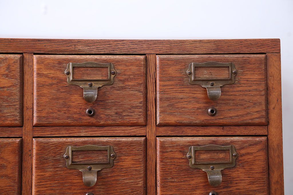 レトロ家具　昭和レトロ　ネームプレート付き!古い木製の脚付きドロワー(引き出し)